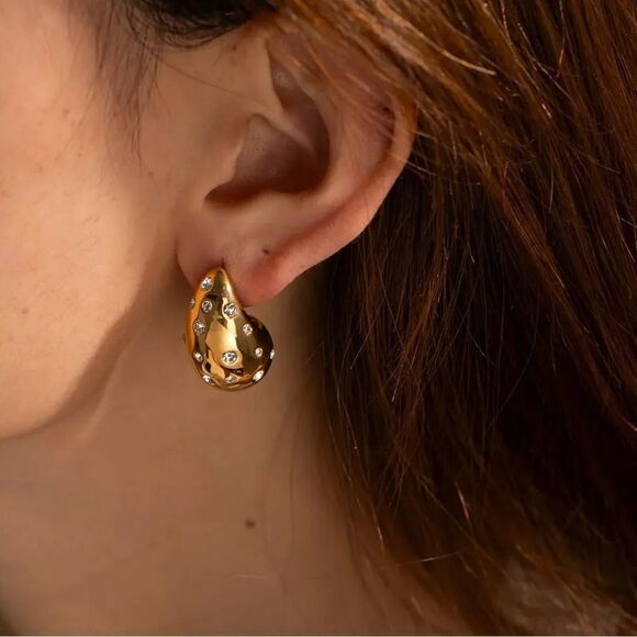 Golden Teardrop Stud Earrings with Crystals. Bloggers favourite - Picture 8 of 9